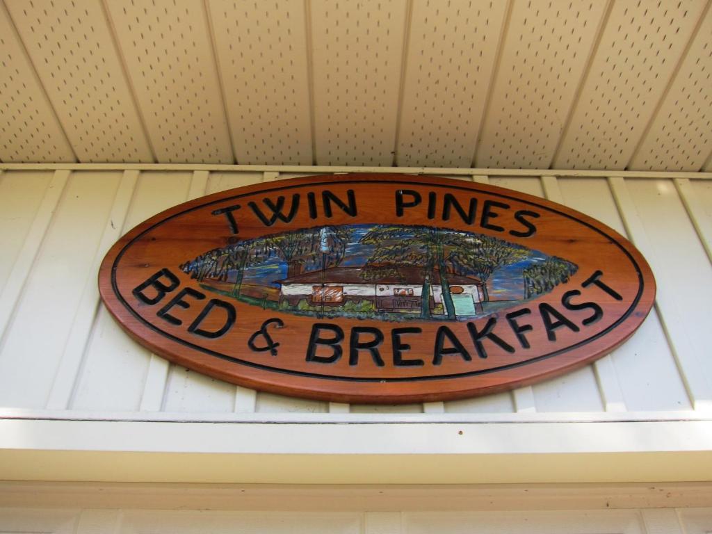 Twin Pines Bed And Breakfast Peterborough Buitenkant foto