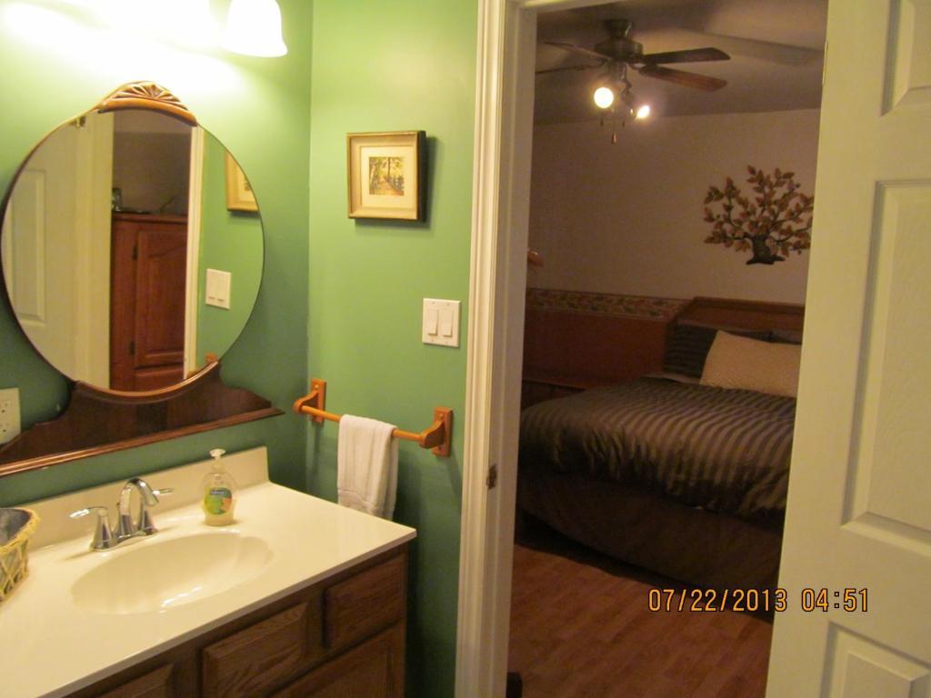 Twin Pines Bed And Breakfast Peterborough Kamer foto